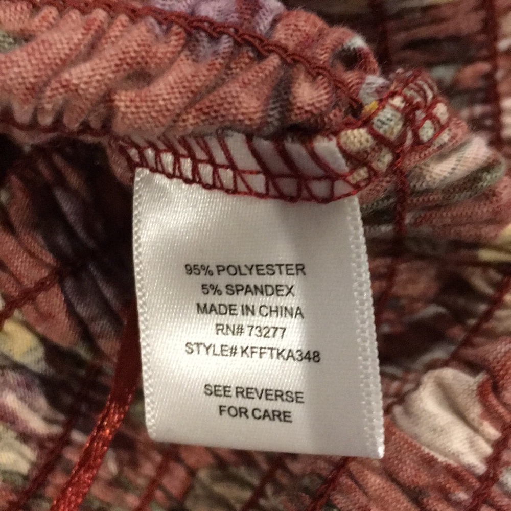 Burgundy Floral Crop Top - Picture 4 of 6